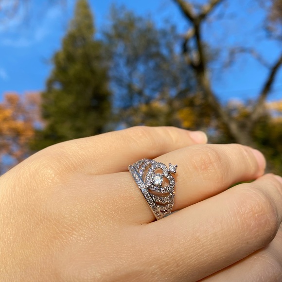 New Gorgeous ring - Picture 5 of 8